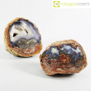 Agata azzurra in geodi naturali