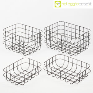 Cestini neri in rete metallica