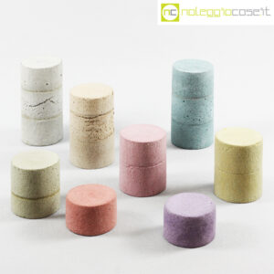 Cilindri colorati in cemento