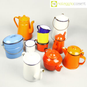 Contenitori in latta smaltata 01