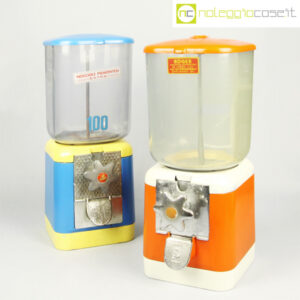 Distributore cicche e caramelle vintage