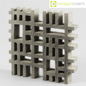 Griglia irregolare in cemento grigio