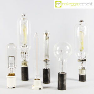 Lampadine enormi con supporti