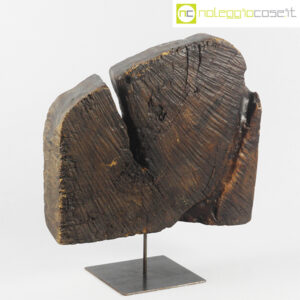 Legno antico con base in metallo