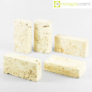 Mattoni in travertino chiaro