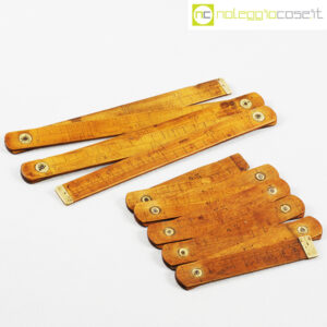 Metri pieghevoli vintage in legno