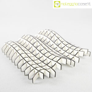 Struttura free form in legno bianco