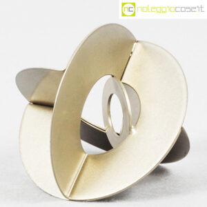 Oggetto a piani con sviluppo sferico