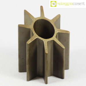 Oggetto (portapenne) in acciaio