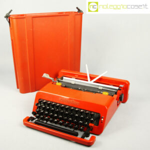 Olivetti Valentine rossa Ettore Sottsass