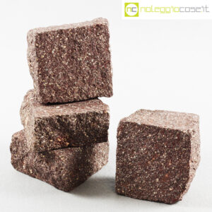 Porfido viola in blocchetti irregolari