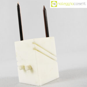 Portapenne in marmo bianco