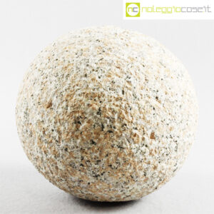 Sfera scalpellata in granito rosa