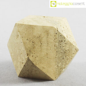 Solido regolare in travertino