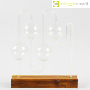 Strumento da laboratorio con base