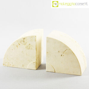 Up&Up ferma libri in travertino