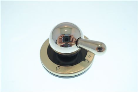 MANOPOLA GAS CUC NERO-CROMO